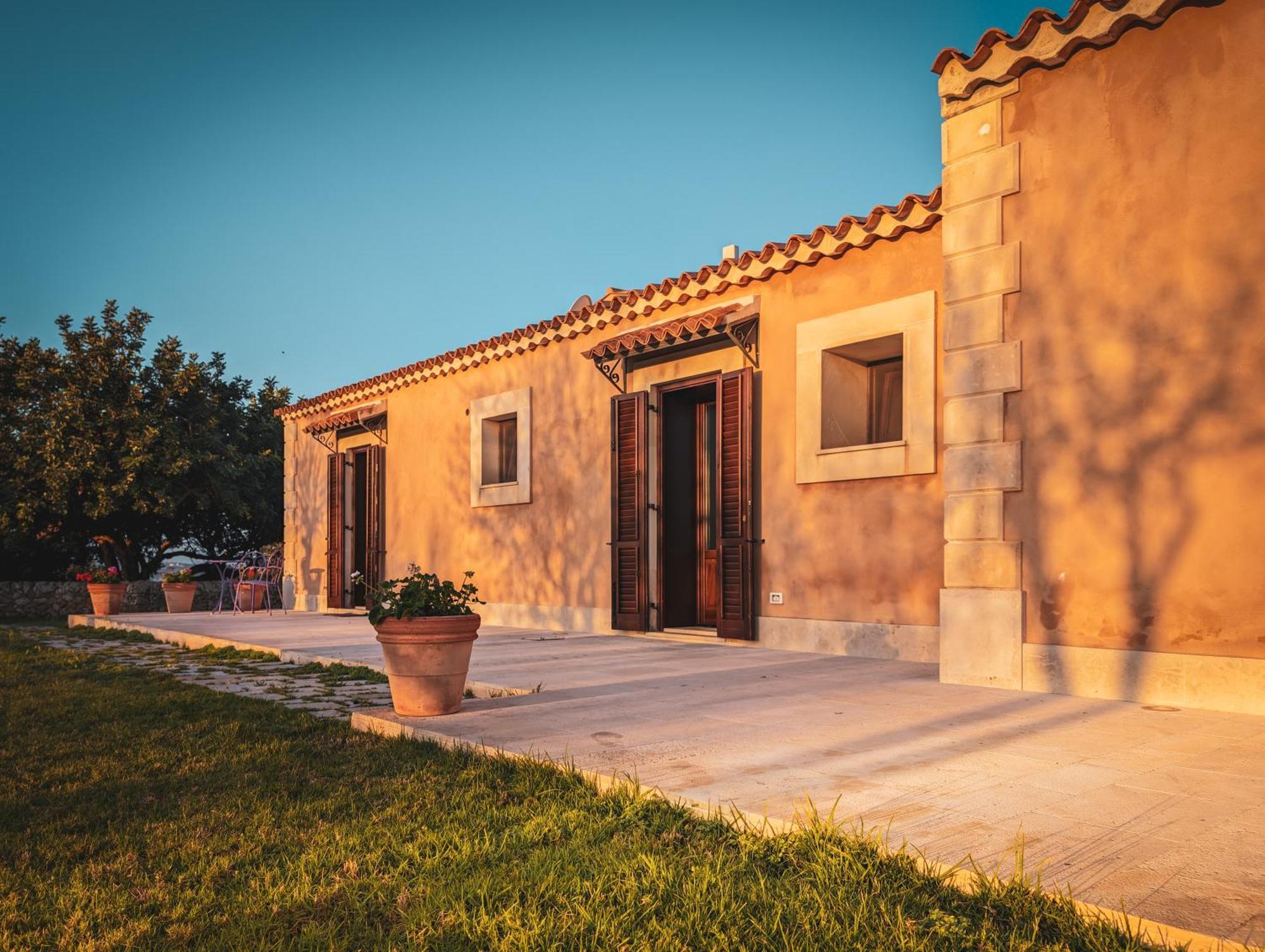 Hotel La Corte Del Sole Lido di Noto Luaran gambar